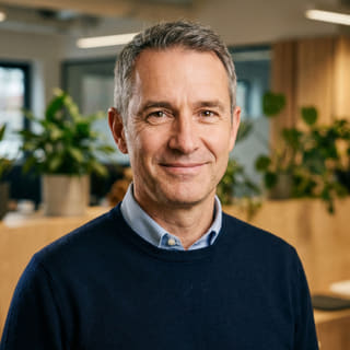 James Mitchell, identificado como Diretor Executivo da Penhorança, em imagem de perfil