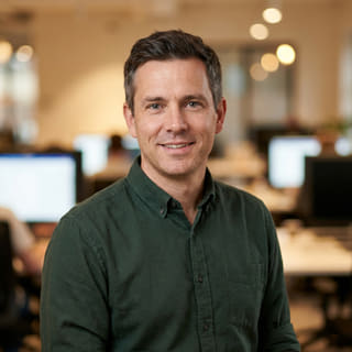 Retrato de perfil de Daniel Carter, apresentado como Diretor de Tecnologia na Penhorança