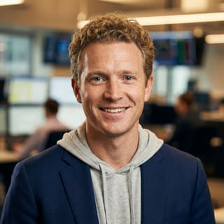 Ryan Brooks, apresentado como Analista Principal de Trading na Penhorança, em imagem de perfil